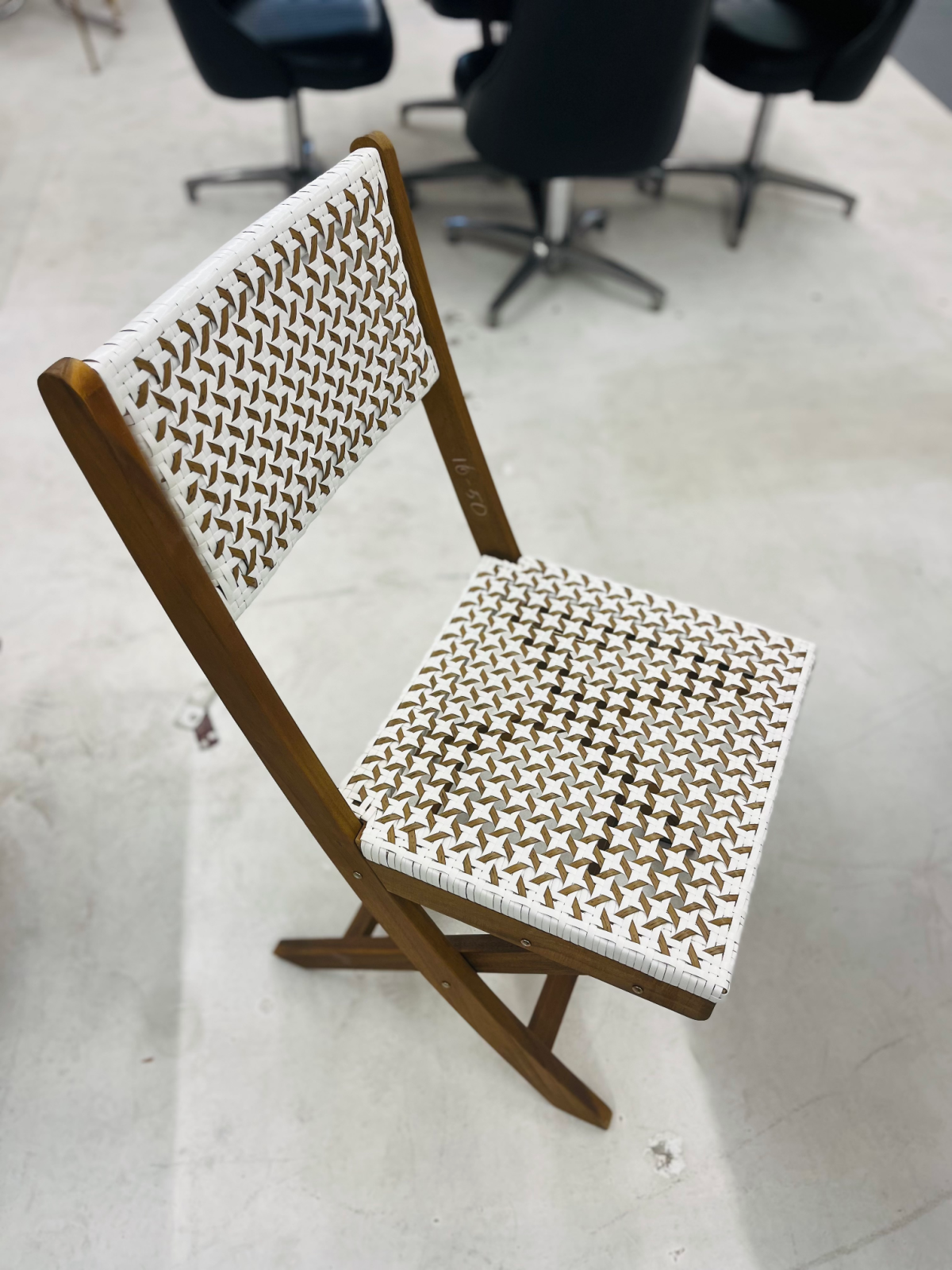 Brandt Mahogany Dining Table With Four Rattan Chairs - Image 8