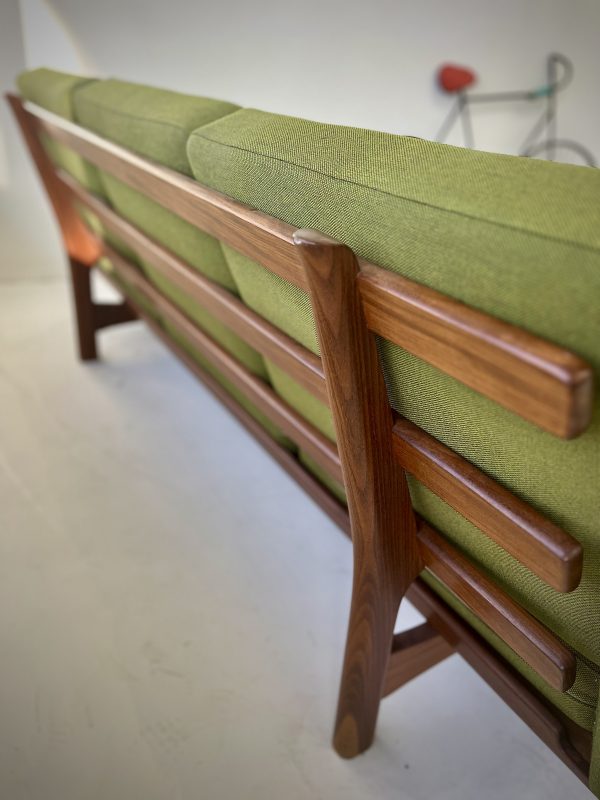 Original Hans Wegner Vintage Green Getama Couch with Teak Frame - Image 2