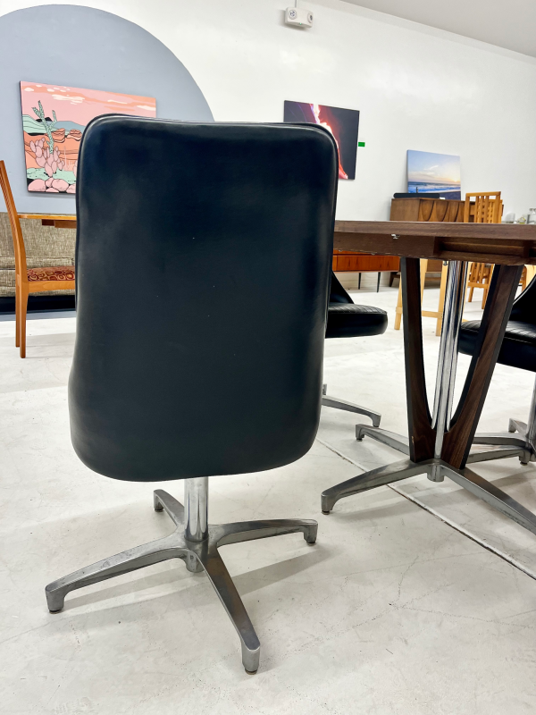 1960s ChromeCraft Dining Table With Four Vinyl Chairs + One Leaf - Image 4
