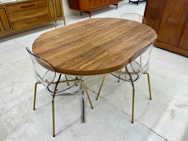 MCM Veneer Dining Table With Four Acrylic Chairs (Leaf Included)