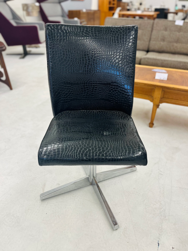 Vintage Howell Interlake Swivel Chairs - Image 4