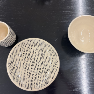 12-piece set (4 Plates, 4 Bowls + 4 Cups)