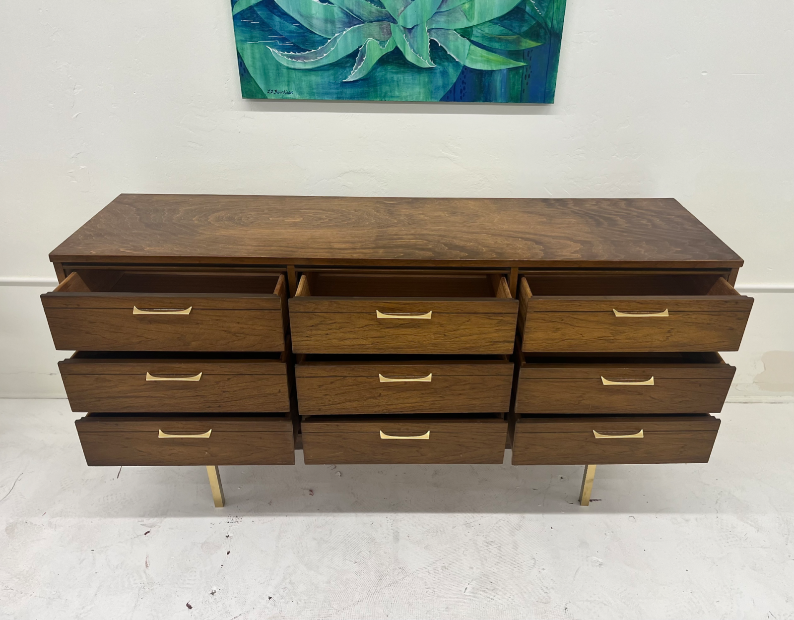 1960s Dixie 9-Drawer Walnut Dresser With Gold Brass Hardware - Image 2