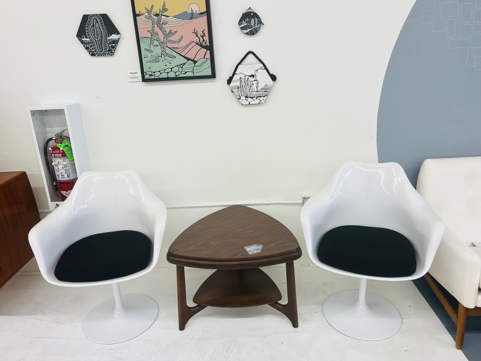Eero Saarinen Tulip Style Chairs by SDAWY - Image 2