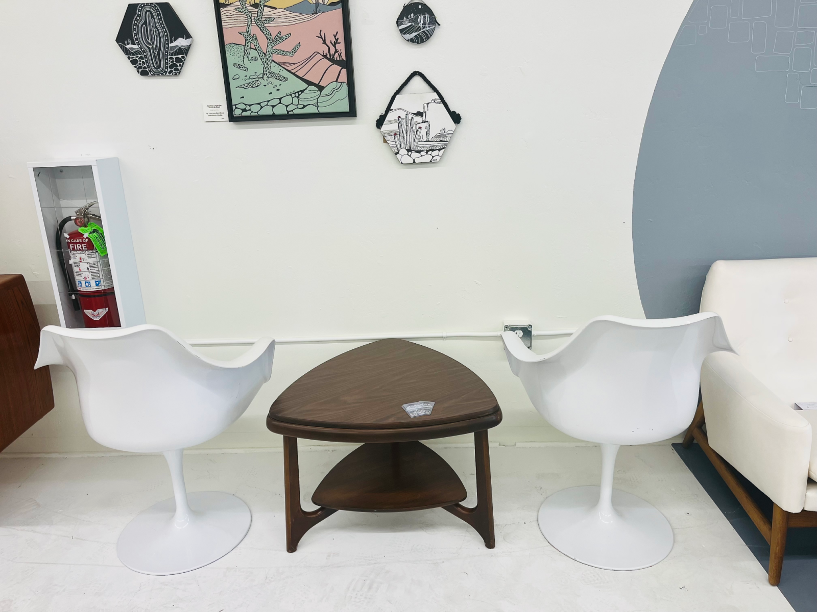 Eero Saarinen Tulip Style Chairs by SDAWY - Image 3