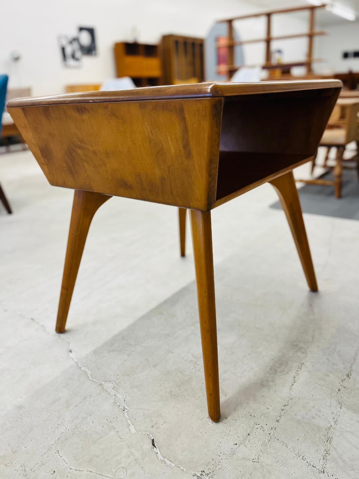 Heywood Wakefield Amber M364 Lamp End TV Table - Image 3