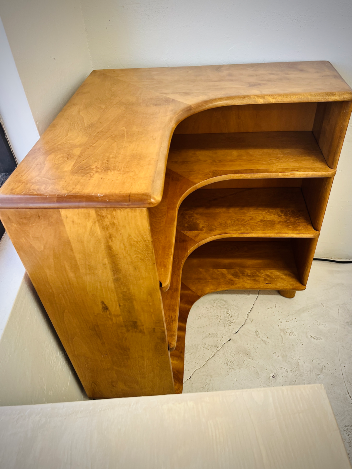 Heywood Wakefield M 322 Corner Wheat Bookcase - Image 4