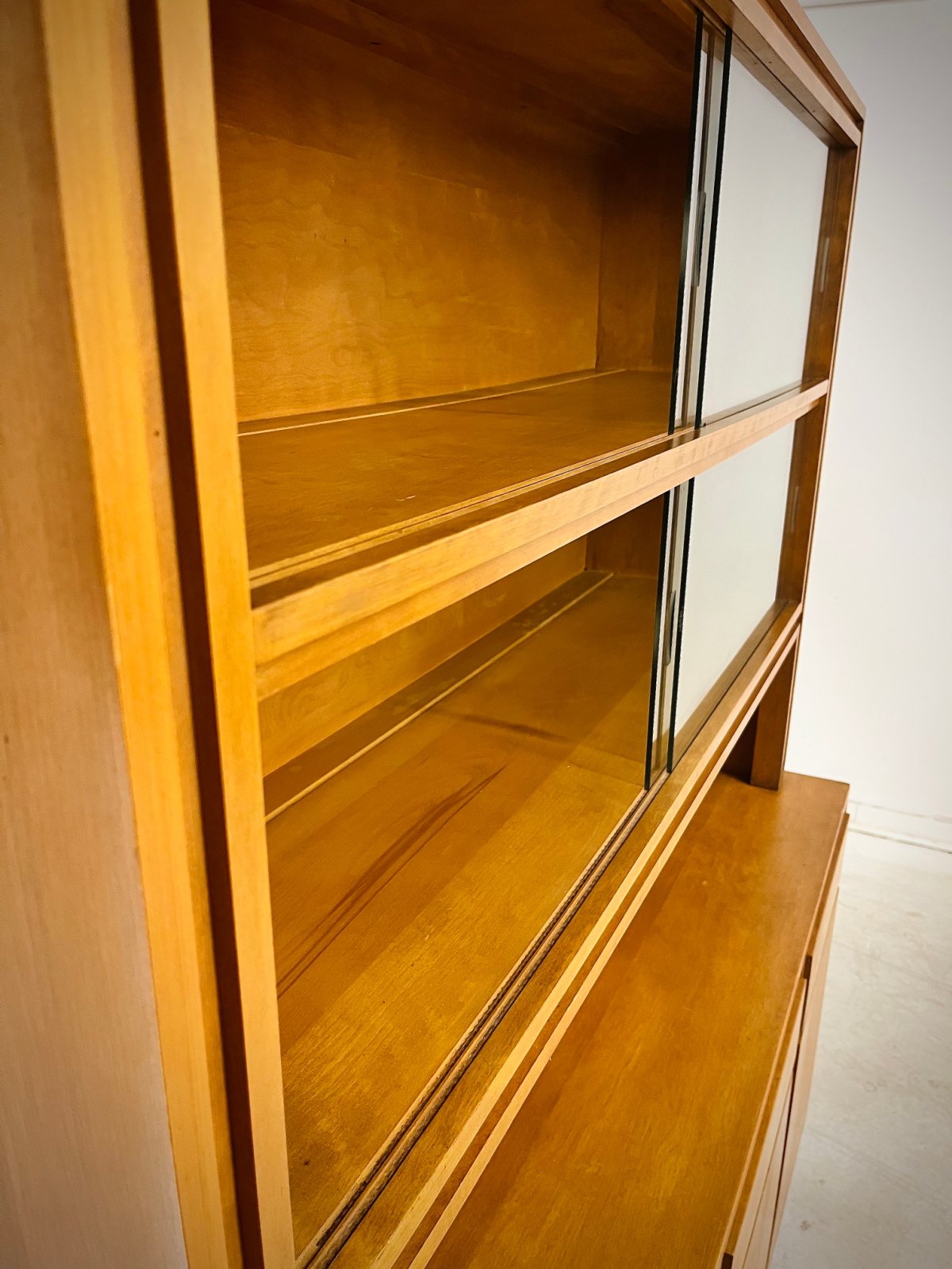 1950s Conant Ball "Modernmates" Birch Credenza + Hutch - Image 5