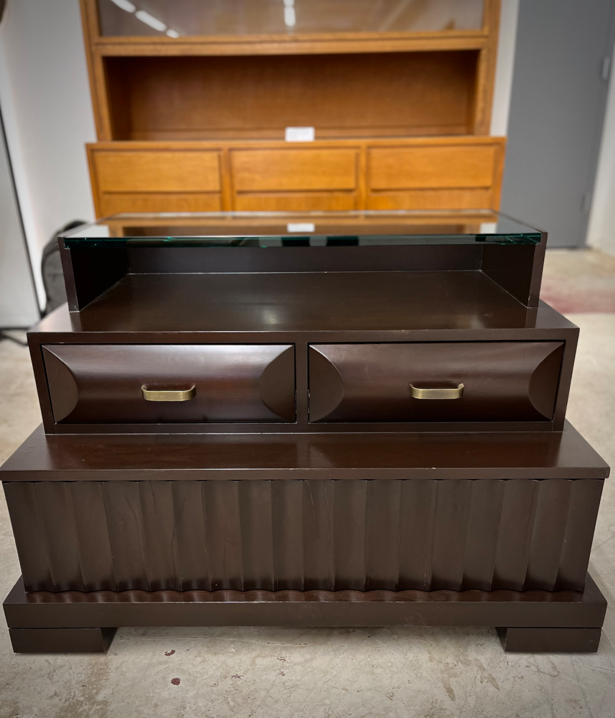 Scott Arthur Yerkey Trillium Nightstands With Two Glass Tops - Image 2