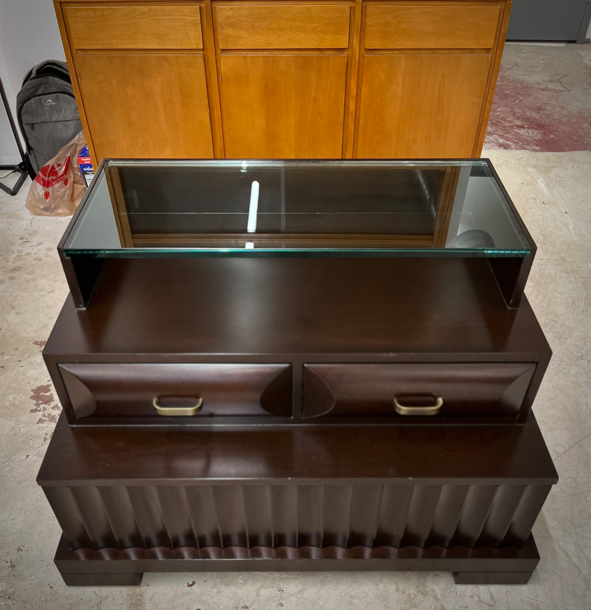 Scott Arthur Yerkey Trillium Nightstands With Two Glass Tops - Image 3