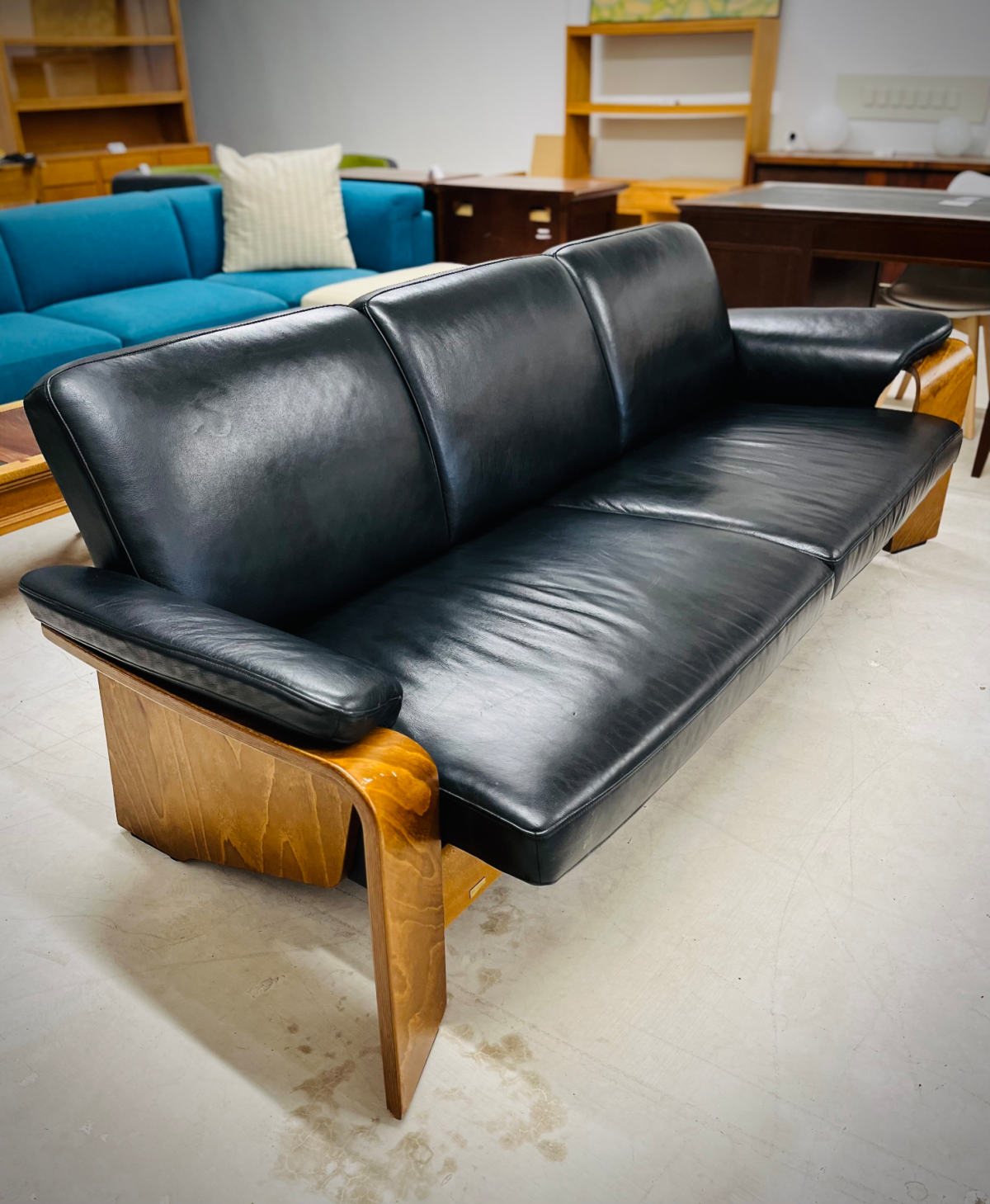 Authentic Black Leather Norwegian Ekornes Pegasus Couch With Walnut Frame/Legs
